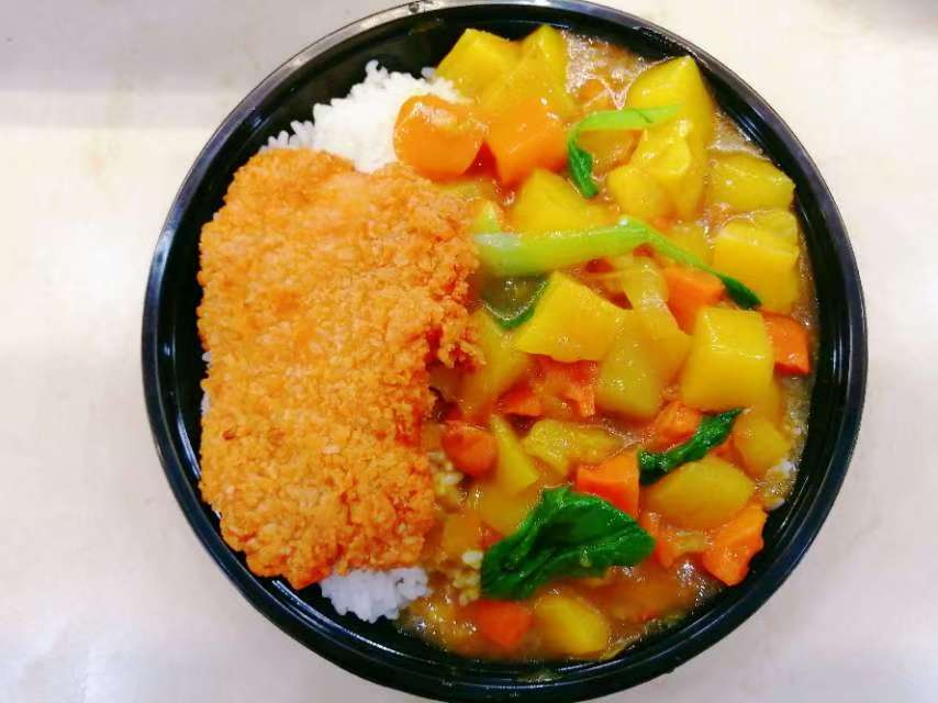 土豆咖喱鸡排饭