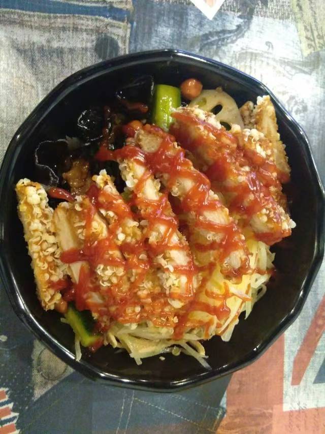 蜜汁大鸡排+热狗+3素+米饭