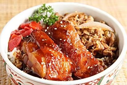 鸡排肥牛饭