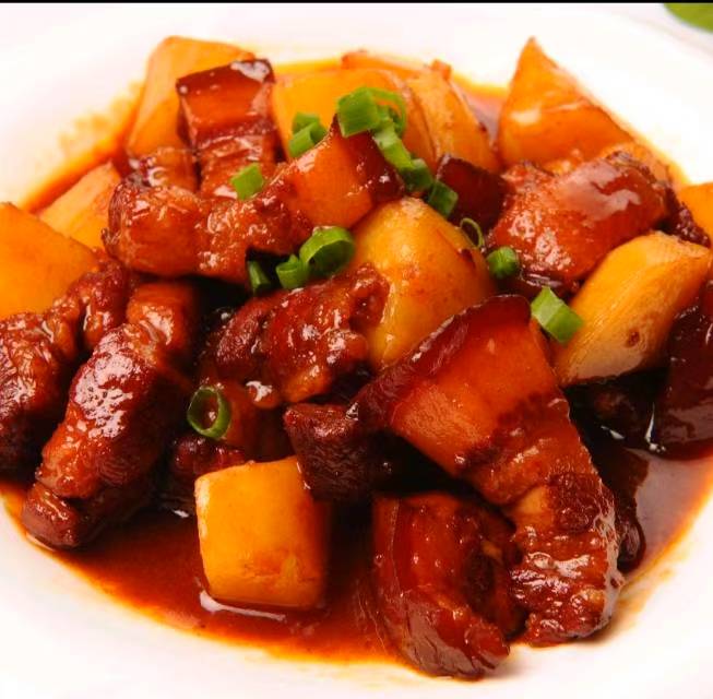 红烧肉焖土豆