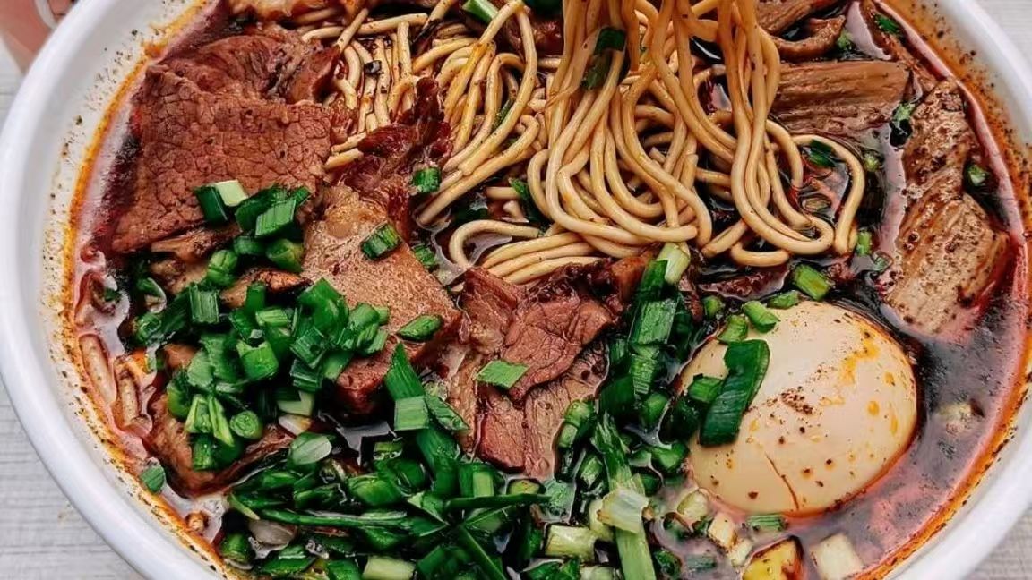 红烧牛肉刀削面