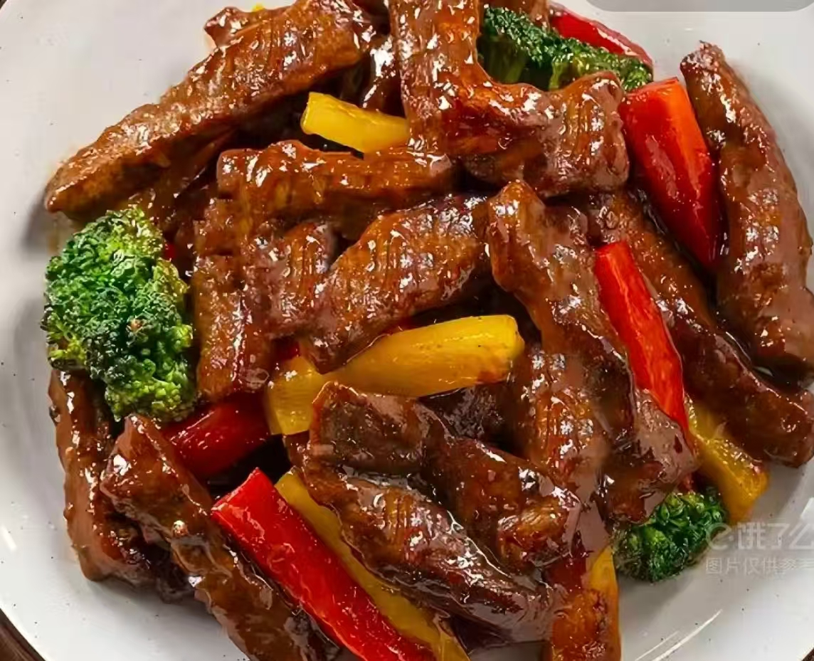 黑椒牛柳+猪蹄+米饭素菜