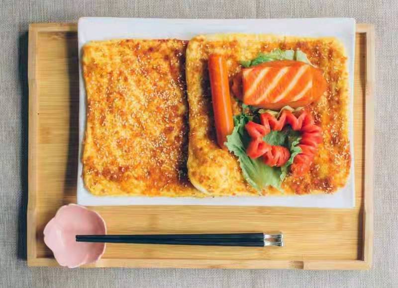 饼+热狗+鸡蛋+面筋+生菜