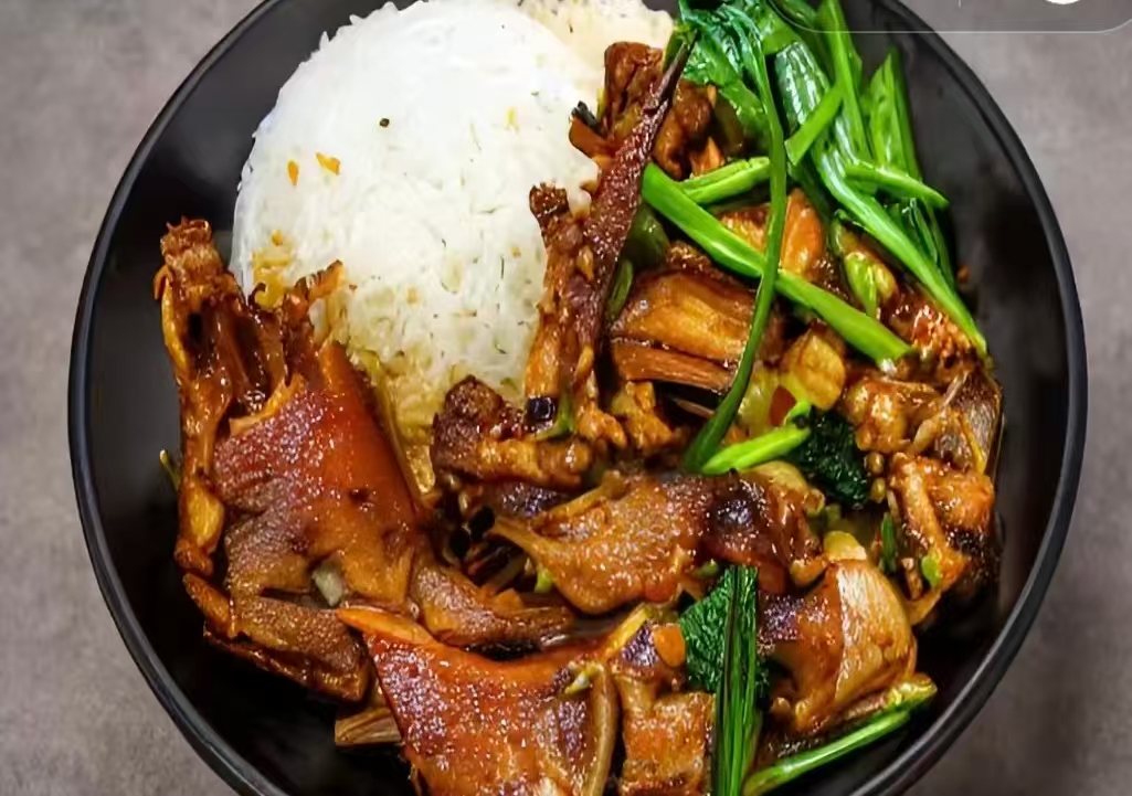 黑椒肉柳+咖喱鸡+素菜