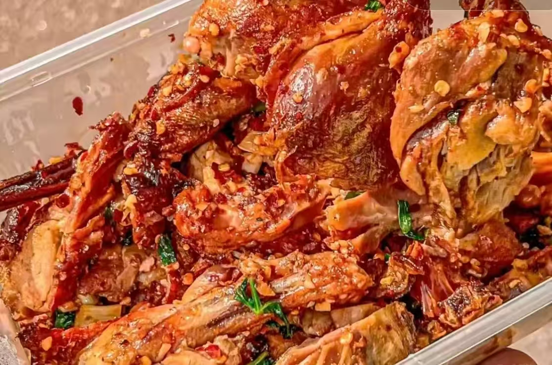 烤鸭+瓦香鸡十米饭素菜