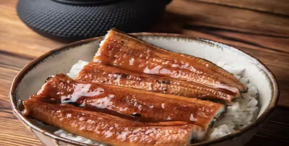 鱼香肉丝+辣子鸡+素菜+米饭