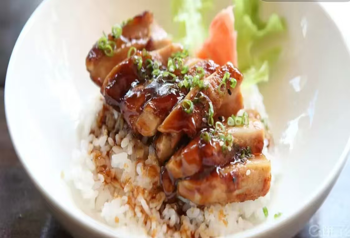 烤鸡+爆热狗肠十+米饭十+素菜