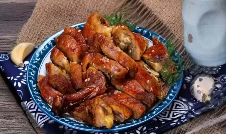 茶油烤鸭+酱汁肉+米饭素菜