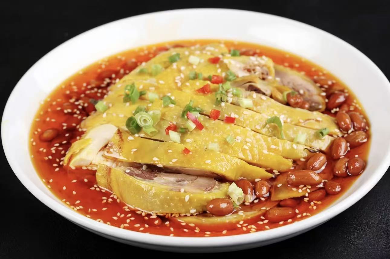 辣子鸡+爆炒热狗肠+3素菜+米饭