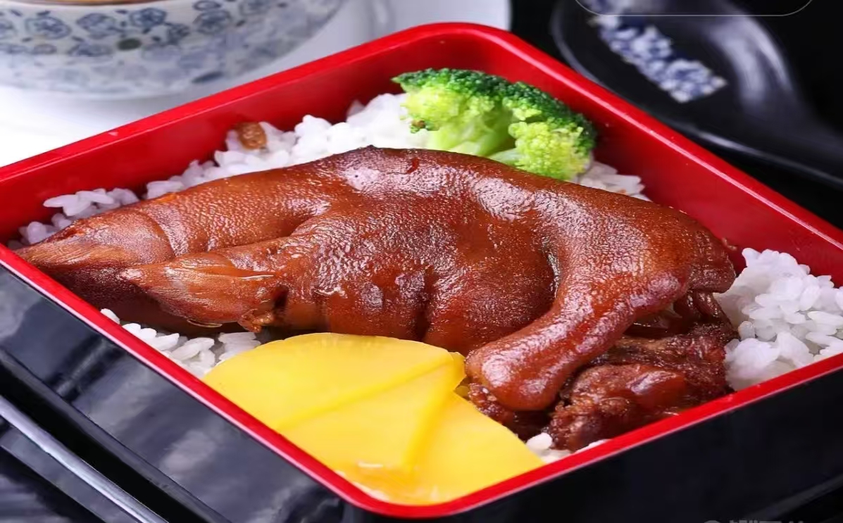 招牌	香卤猪脚饭
