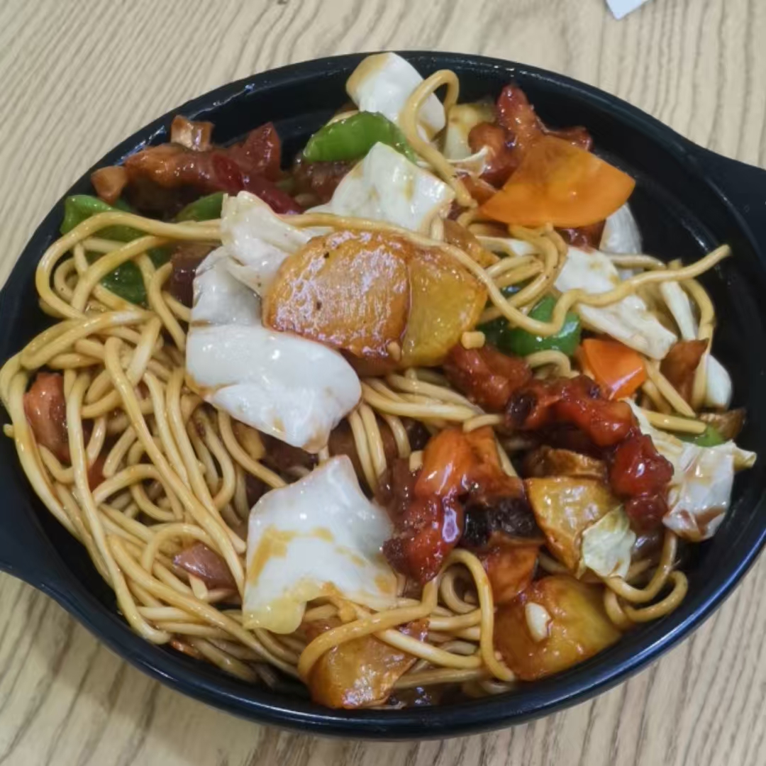 瓦香小酥肉+热干面+素菜+米饭