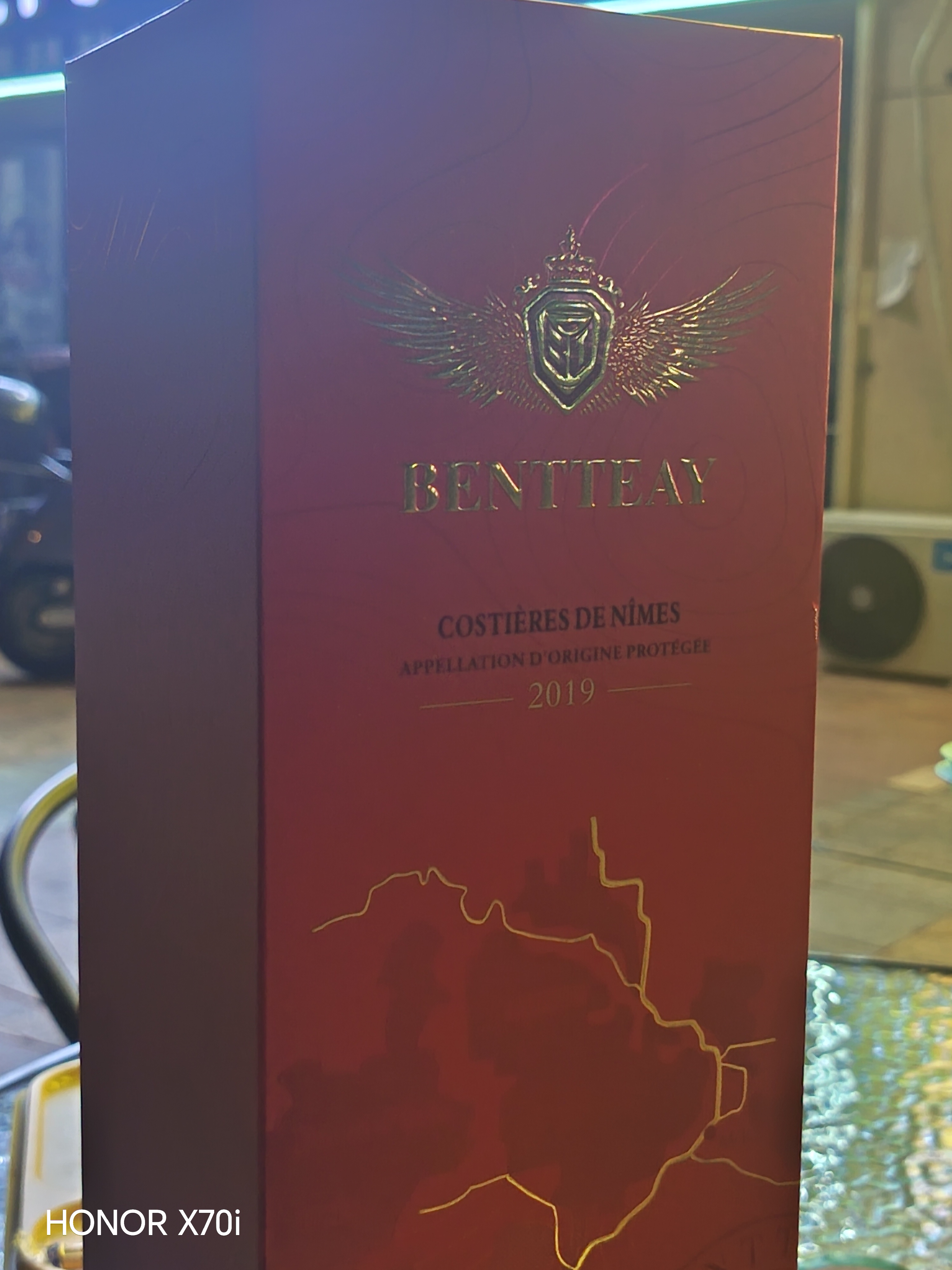 宾利A6红酒